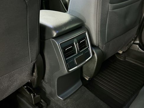 Used 2022 Subaru Forester Premium image 28