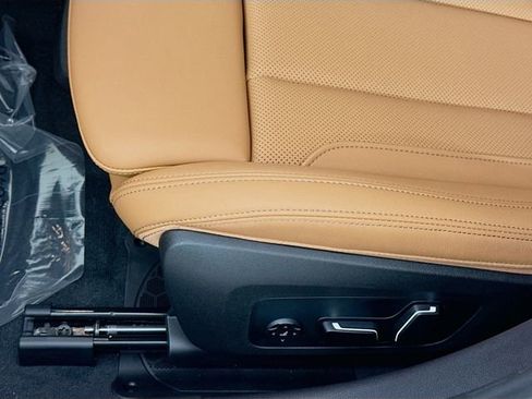 New 2026 BMW 330i xDrive Sedan w/ M Sport Package image 19