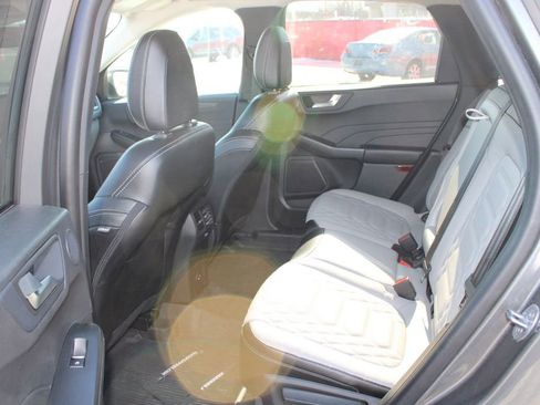 Used 2023 Ford Escape SE w/ PHEV Premium Package image 18