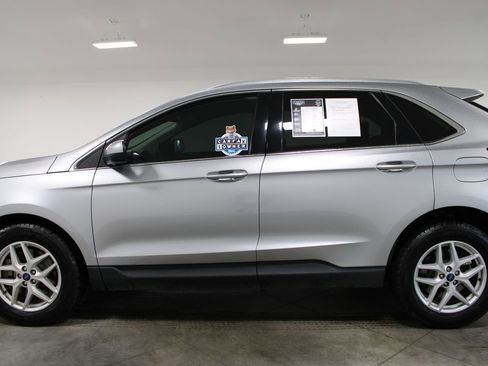 Used 2022 Ford Edge SEL w/ Convenience Package image 6