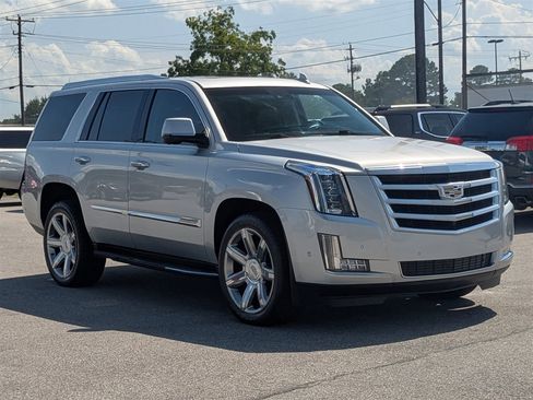 Used 2017 Cadillac Escalade Luxury image 7