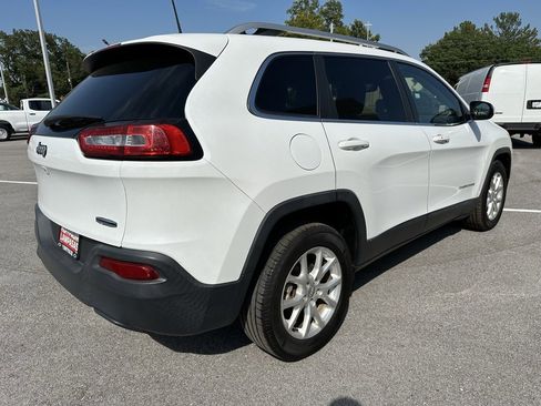 Used 2018 Jeep Cherokee Latitude Plus image 5