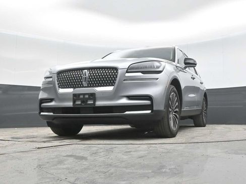 Used 2023 Lincoln Aviator AWD w/ Premium Package image 25
