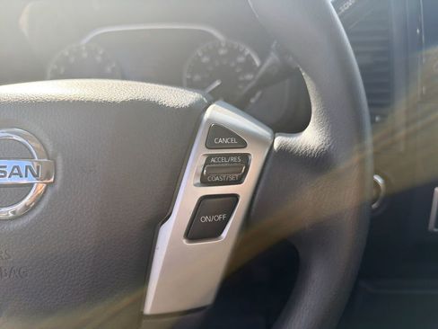 Used 2022 Nissan Titan S image 24