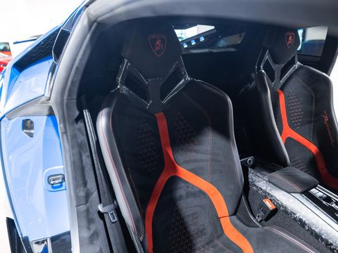 Used 2018 Lamborghini Huracan Performante AWD/4WD image 33