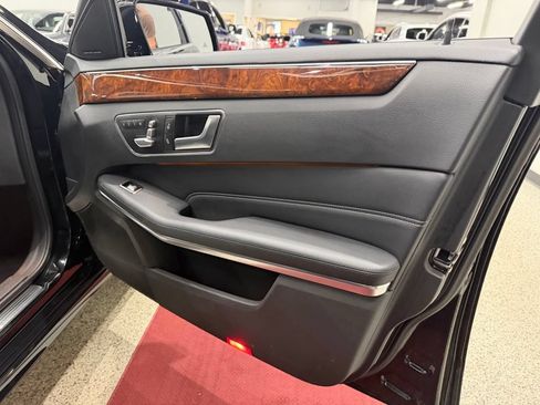 Used 2014 Mercedes-Benz E 350 4MATIC Sedan image 30