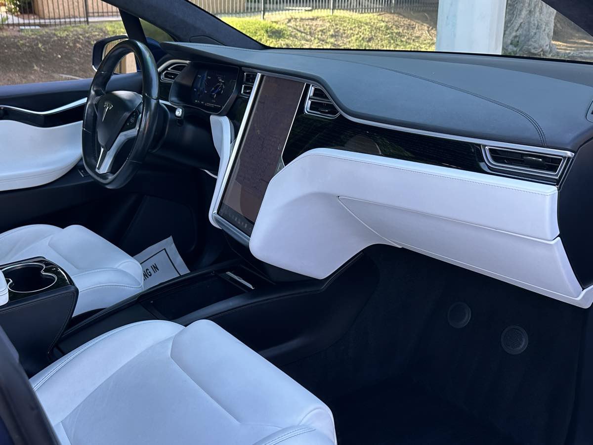 Used 2018 Tesla Model X 100D AWD/4WD image 27