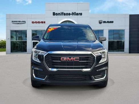 Used 2024 GMC Terrain SLE FWD image 2