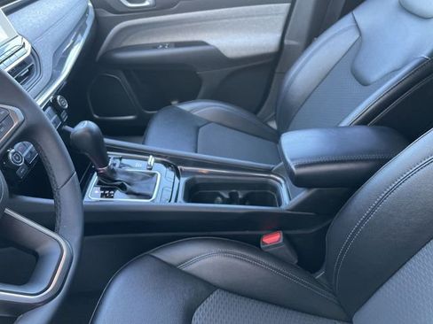 Used 2024 Jeep Compass Latitude image 20