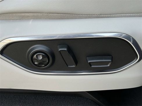 Used 2024 Jeep Wagoneer L Series II image 30