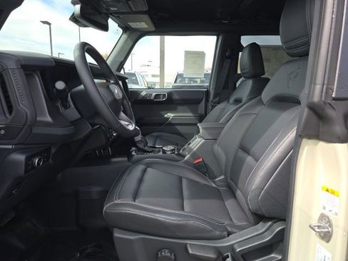 New 2025 Ford Bronco Badlands image 11