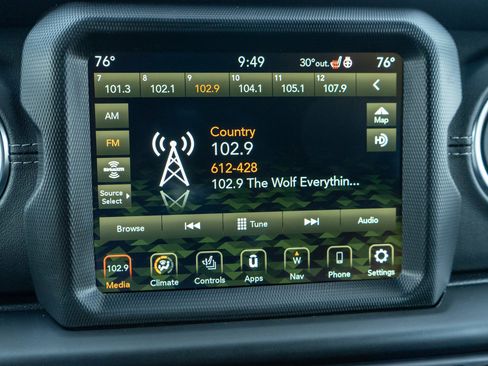 Used 2023 Jeep Wrangler Sahara w/ Cold Weather Group image 17