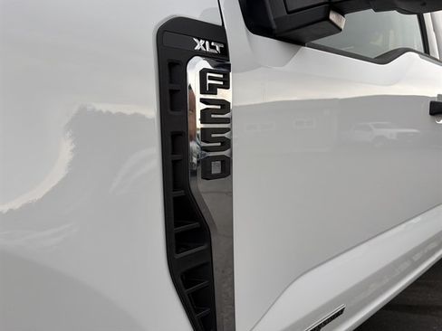 Used 2026 Ford F250 XLT AWD/4WD image 45