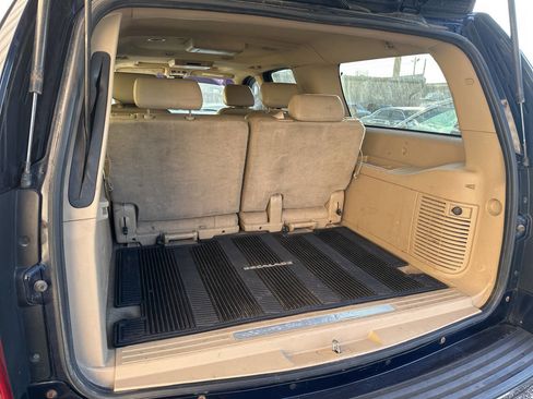 Used 2009 Cadillac Escalade ESV AWD image 11