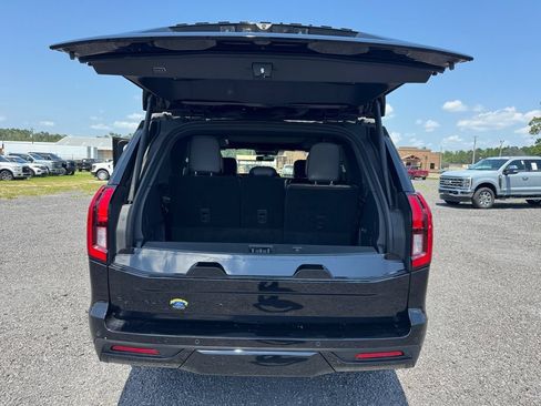 Used 2025 Ford Expedition Platinum w/ Stealth Performance Package AWD/4WD image 27