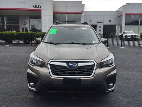 Used 2021 Subaru Forester Premium AWD/4WD image 2