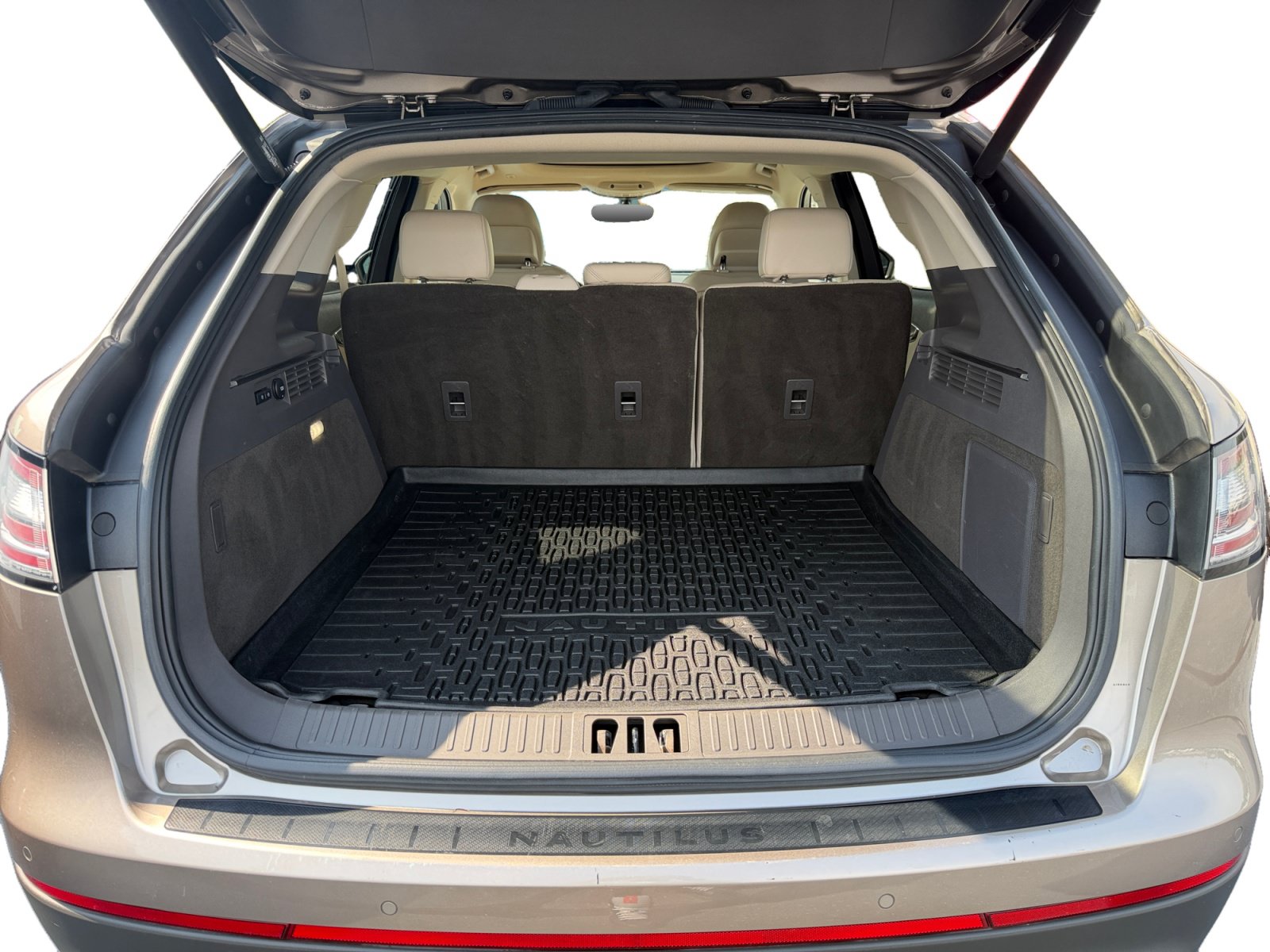 Used 2019 Lincoln Nautilus Reserve FWD image 19