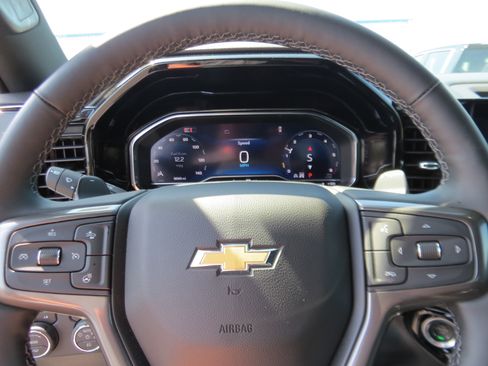 Used 2025 Chevrolet Silverado 1500 High Country w/ High Country Premium Package AWD/4WD image 26
