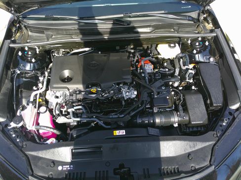 Used 2025 Toyota Camry SE image 38