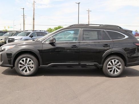 Used 2025 Subaru Outback Premium image 6