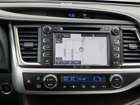 Used 2018 Toyota Highlander Limited Platinum image 24