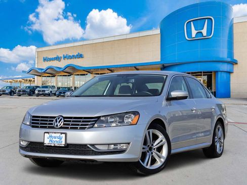 Used 2013 Volkswagen Passat TDI SEL Premium image 1