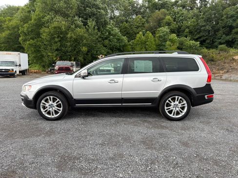 Used 2016 Volvo XC70 T5 Platinum w/ Climate Package AWD/4WD image 4