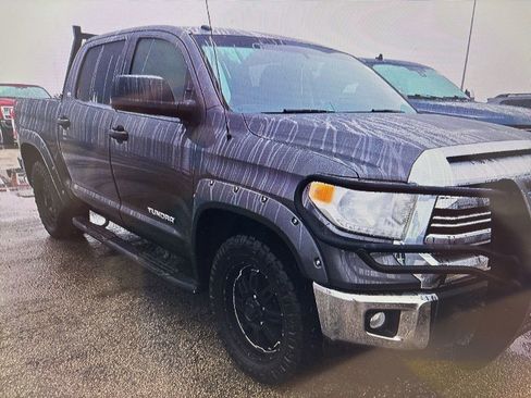 Used 2016 Toyota Tundra SR5 w/ SR5 Upgrade Package image 6