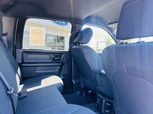 Used 2024 RAM 3500 Tradesman w/ Chrome Appearance Group image 11