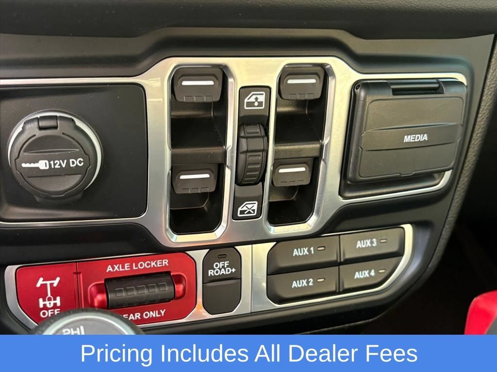 Used 2024 Jeep Gladiator Mojave w/ Safety Group AWD/4WD image 24