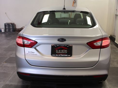 Used 2016 Ford Fusion S image 5