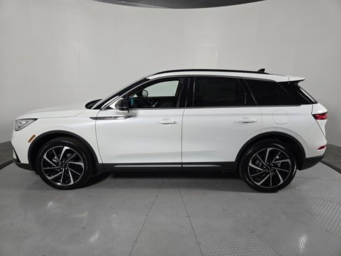 New 2026 Lincoln Corsair Reserve image 8