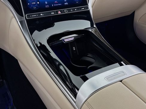 Used 2023 Mercedes-Benz GLC 300 image 5