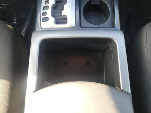 Used 2014 Nissan Titan 4x4 Crew Cab image 32