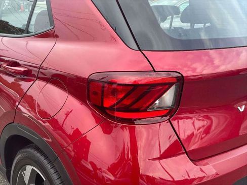 Certified 2024 Hyundai Venue SEL FWD image 8