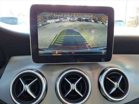 Used 2018 Mercedes-Benz GLA 250 4MATIC image 26