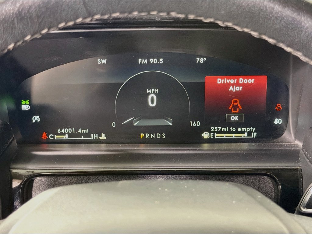 Used 2022 Lincoln Nautilus FWD w/ Premium Package image 16