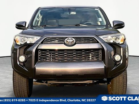 Used 2017 Toyota 4Runner SR5 Premium RWD image 2