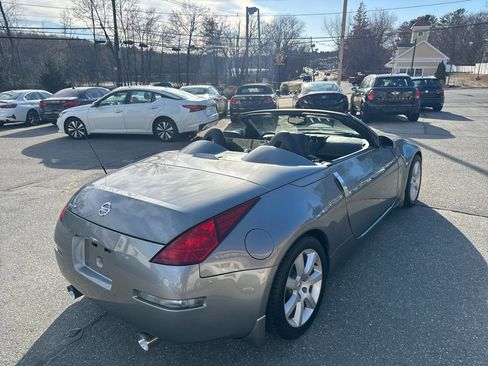 Used 2004 Nissan 350Z Touring image 8