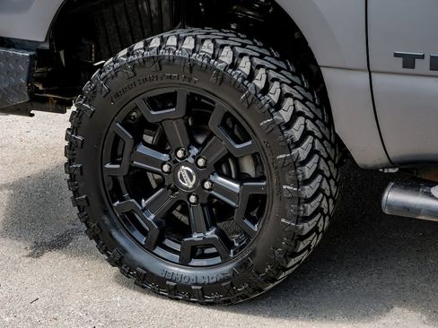 Used 2018 Nissan Titan SL w/ Midnight Edition AWD/4WD image 61