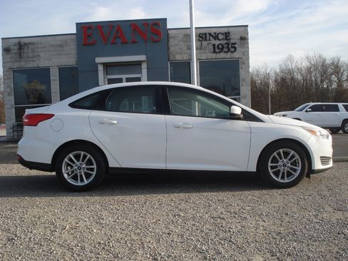 Used 2018 Ford Focus SE image 1