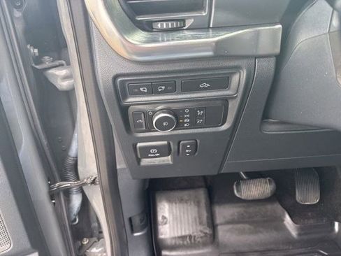 Used 2021 Ford F150 Lariat w/ Equipment Group 502A High AWD/4WD image 19