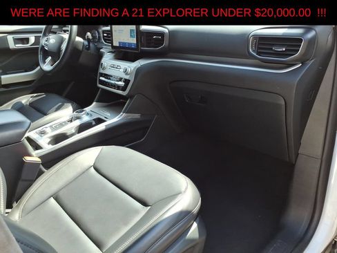 Used 2021 Ford Explorer XLT w/ Equipment Group 202A AWD/4WD image 9
