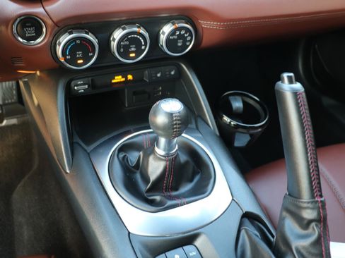 Used 2019 MAZDA MX-5 Miata RF Grand Touring w/ GT-S Package RWD image 13