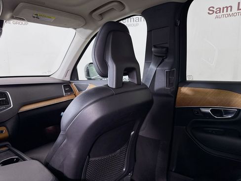 Used 2021 Volvo XC90 T6 Momentum image 24