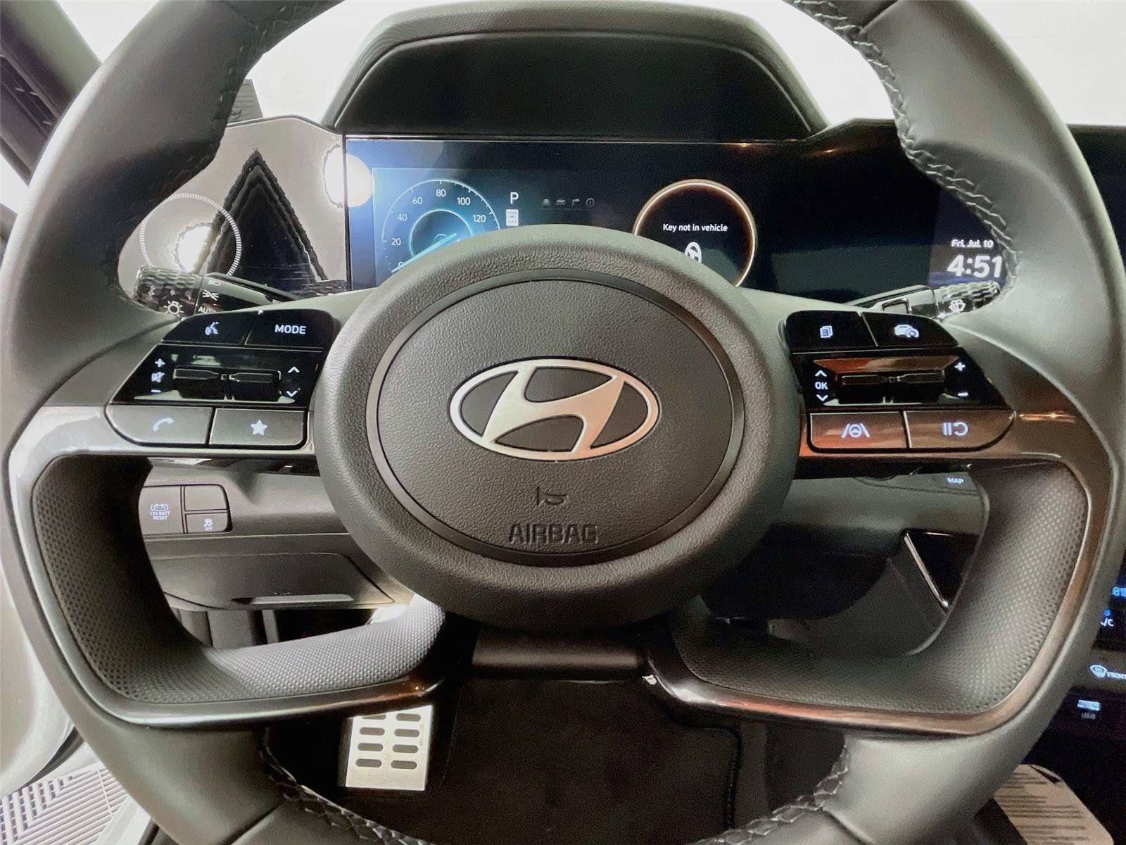 Used 2026 Hyundai Elantra SEL FWD image 16
