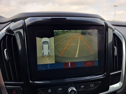 Used 2018 Chevrolet Traverse Premier w/ Driver Confidence II Package FWD image 30