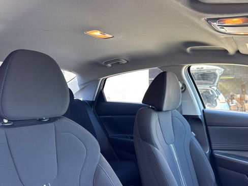 Used 2021 Hyundai Elantra SEL w/ Convenience Package FWD image 18