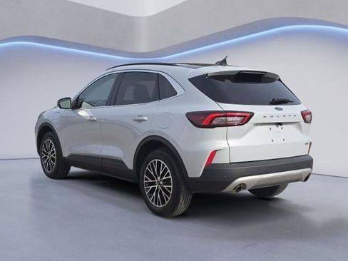 Certified 2025 Ford Escape SE w/ PHEV Premium Package image 4