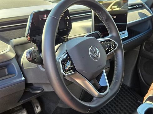 Certified 2025 Volkswagen ID. Buzz Pro S Plus RWD image 19
